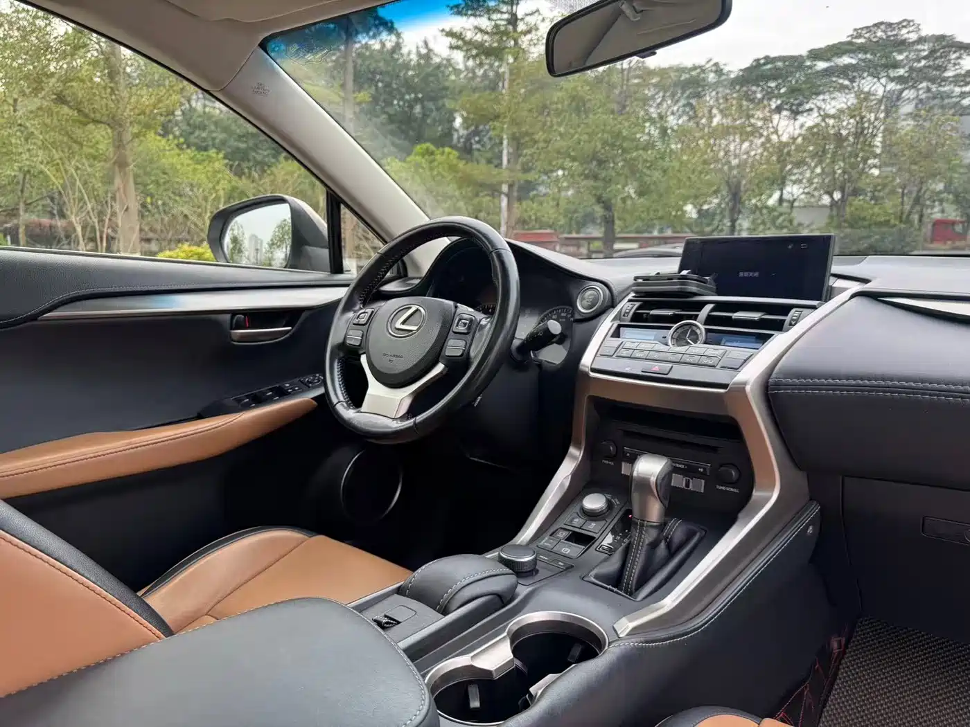 Lexus NX 2015 200t AWD F Sport фото 6
