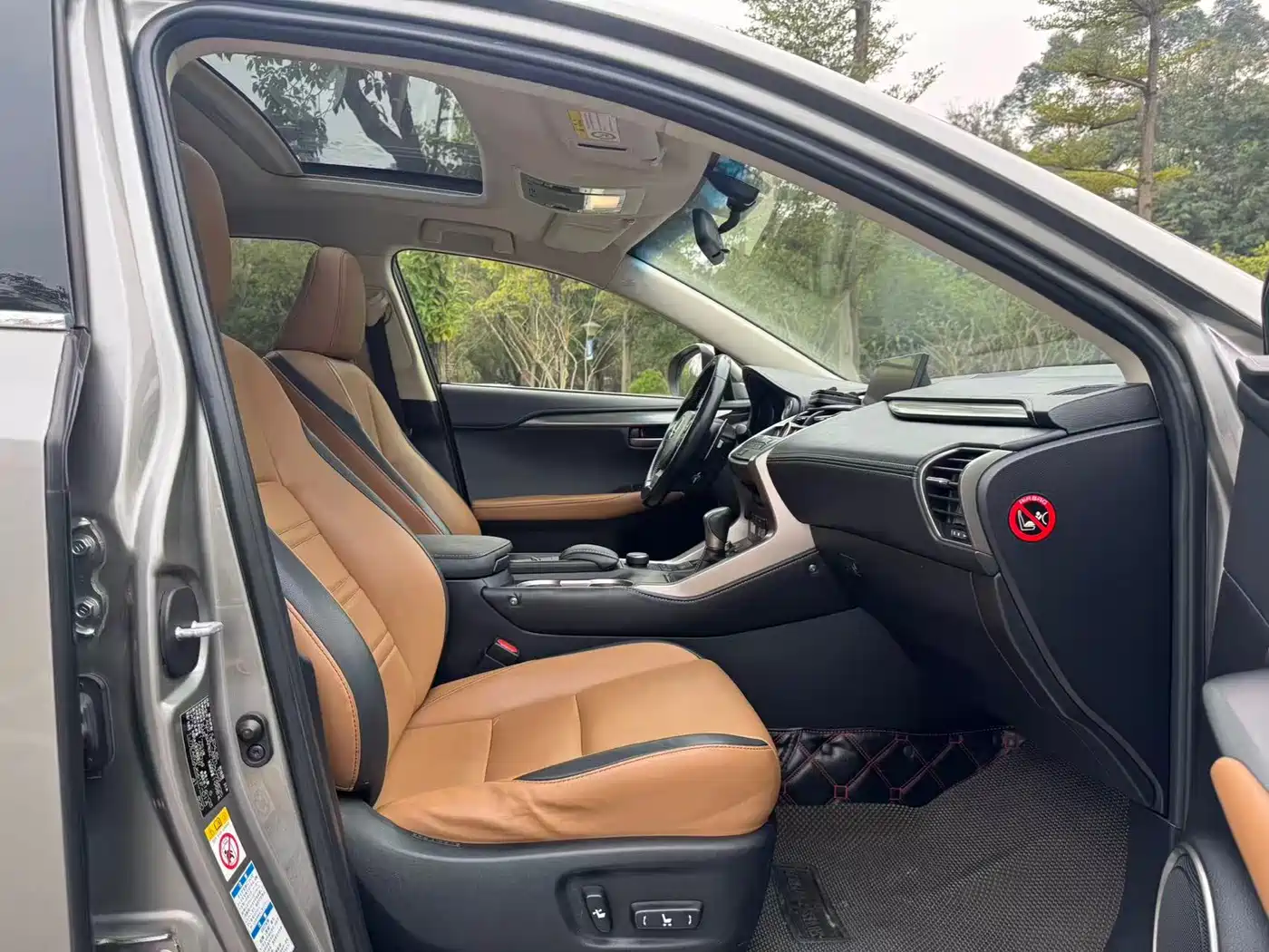 Lexus NX 2015 200t AWD F Sport фото 7