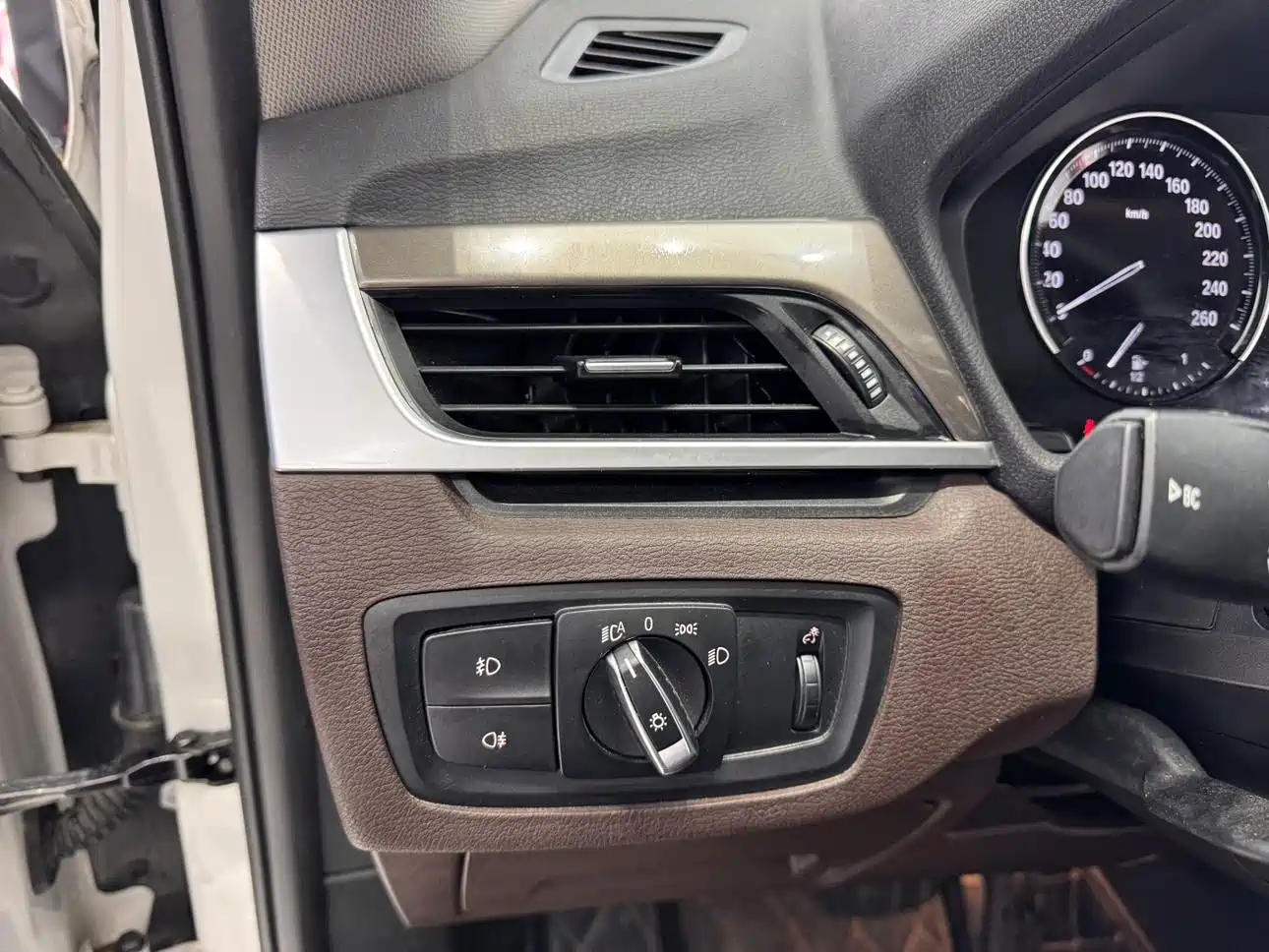 BMW X1 2019 xDrive20Li Premium Model фото 13