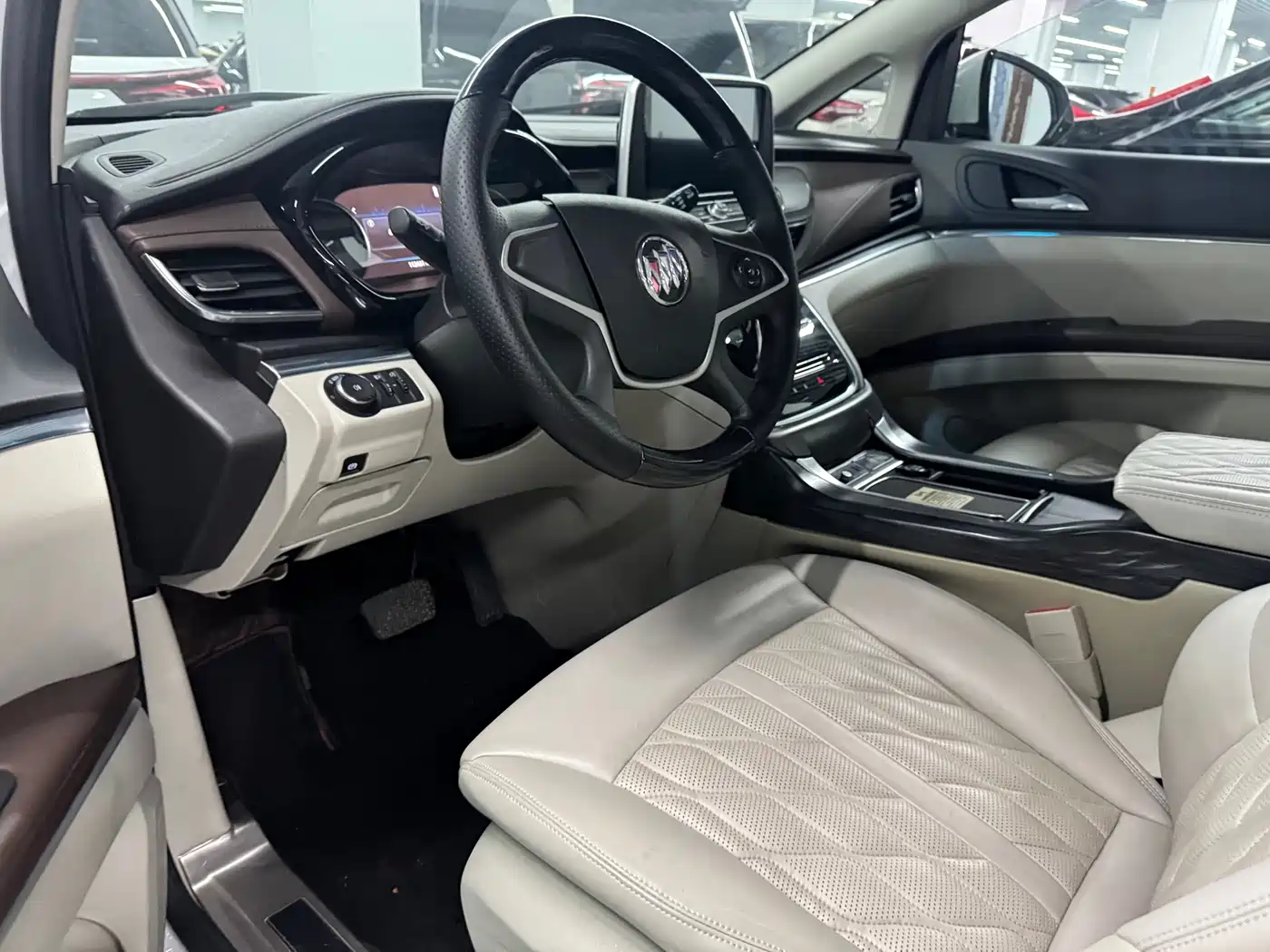 Buick GL8 2021 Land Business Class 652T Luxury фото 9