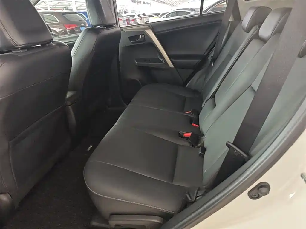 Toyota RAV4 Rongfang 2015 2.5L Automatic 4WD Elite Edition фото 17