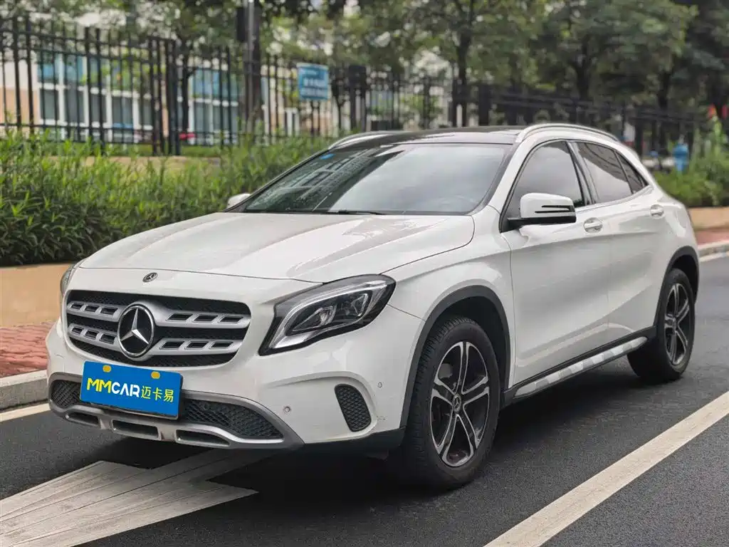 Mercedes-Benz GLA 2018 GLA 200 Fashion