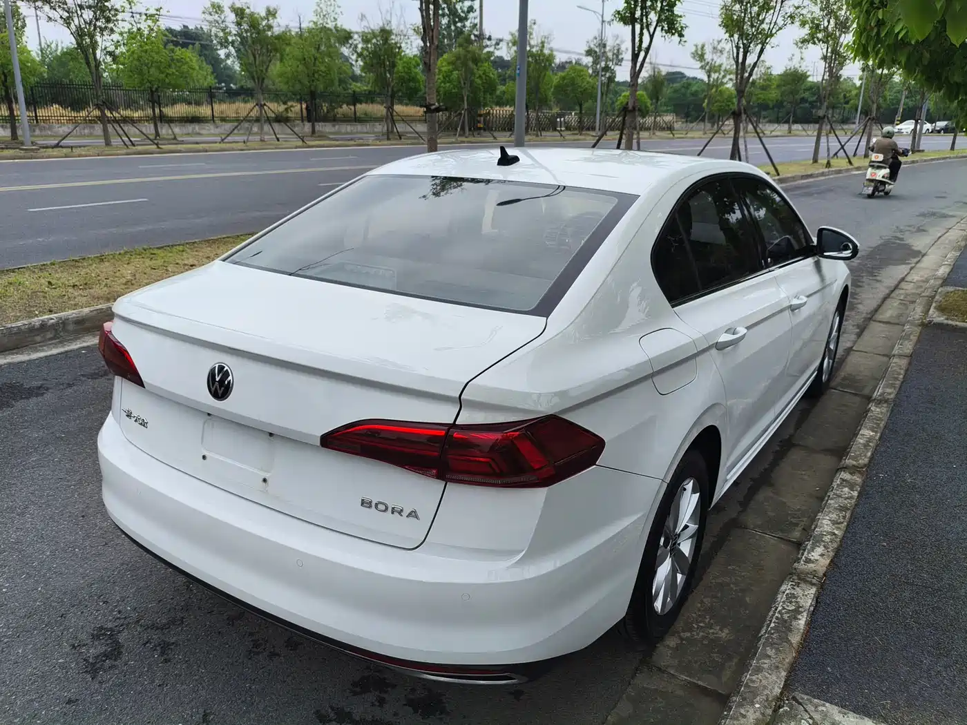 Volkswagen Bora 2021 1.5L Automatic Luxury Smart Edition фото 11