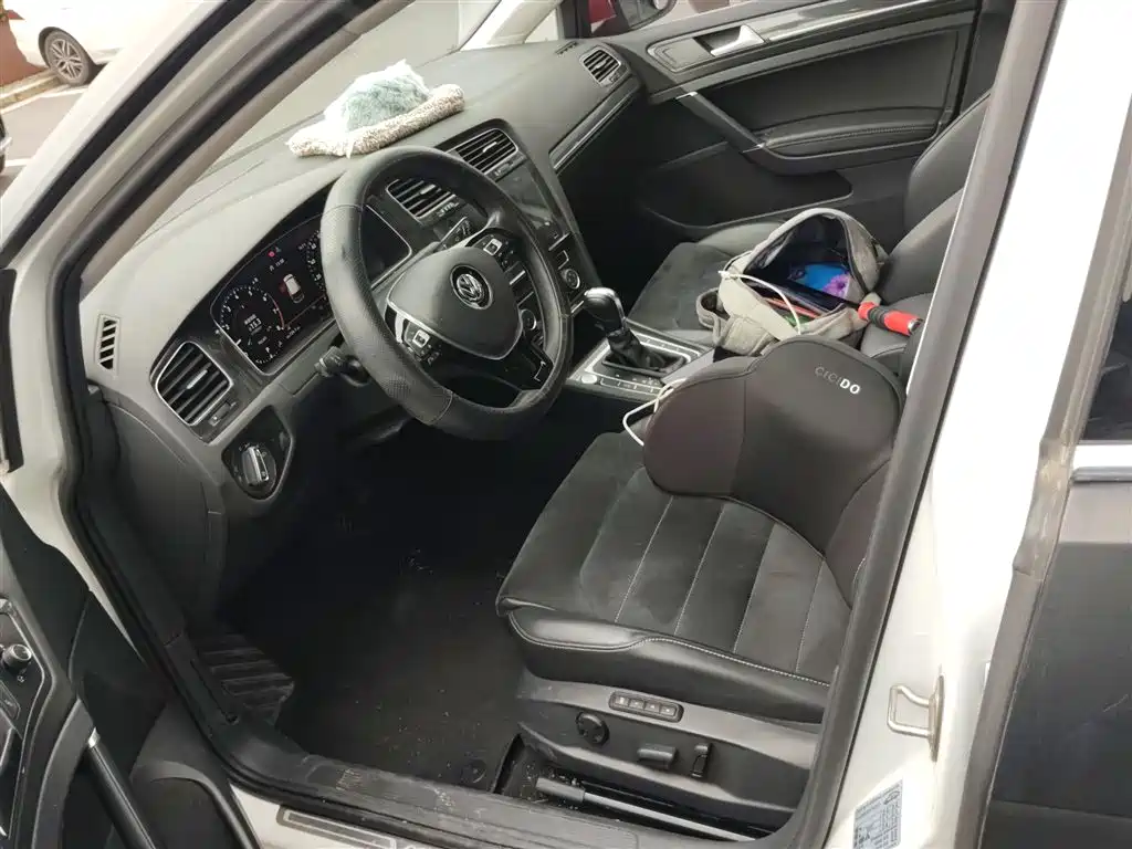 Volkswagen Golf 2020 Beloved Edition 280TSI DSG Luxury фото 8