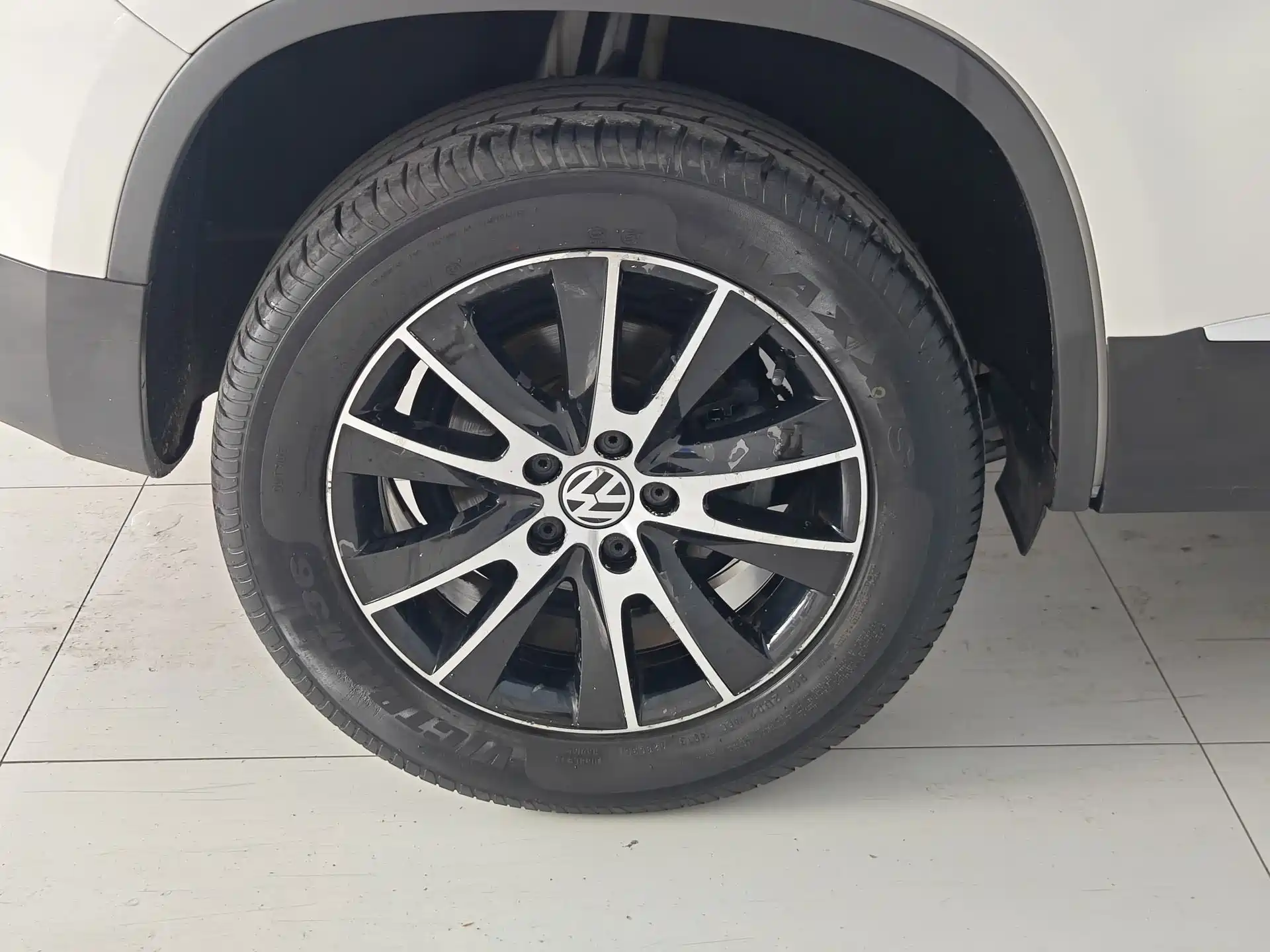 Фото 16 - Volkswagen Tiguan