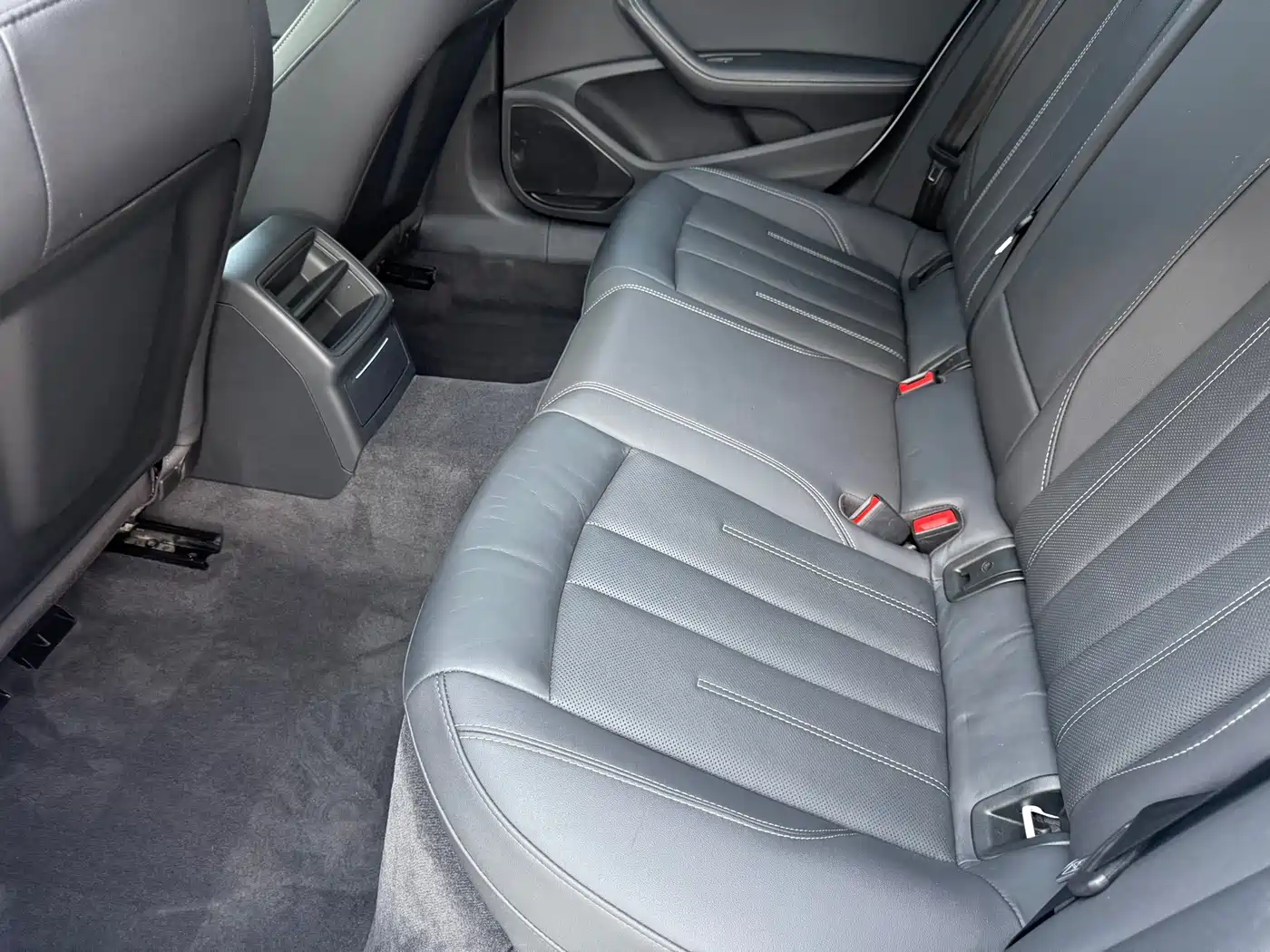 Audi A4L 2020 40 TFSI Fashion Dynamic Edition фото 32