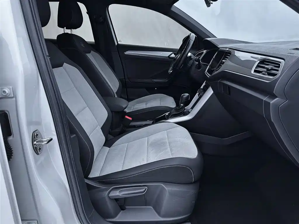 Volkswagen T-ROC 2021 Facelift 280TSI DSG 2WD R-Line Pro Smart Connect Edition фото 16