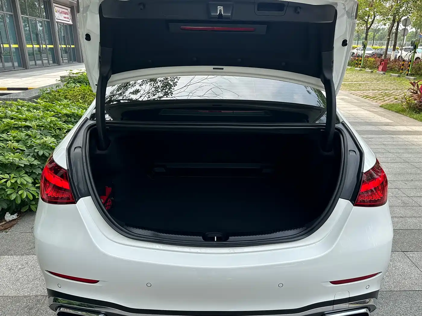 Mercedes-Benz C-Class 2023 Facelift C 260 L Sport Edition фото 16