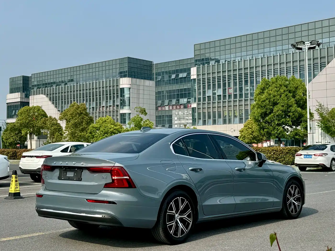 VOLVO S60