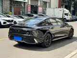 Фото 5 - Hongqi H6