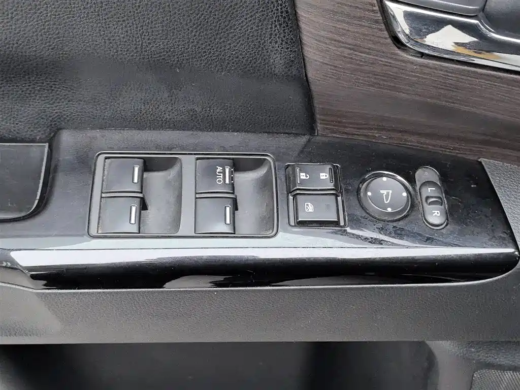 Honda Odyssey 2022 2.0L e:HEV Sharp·Enjoyment Edition фото 9