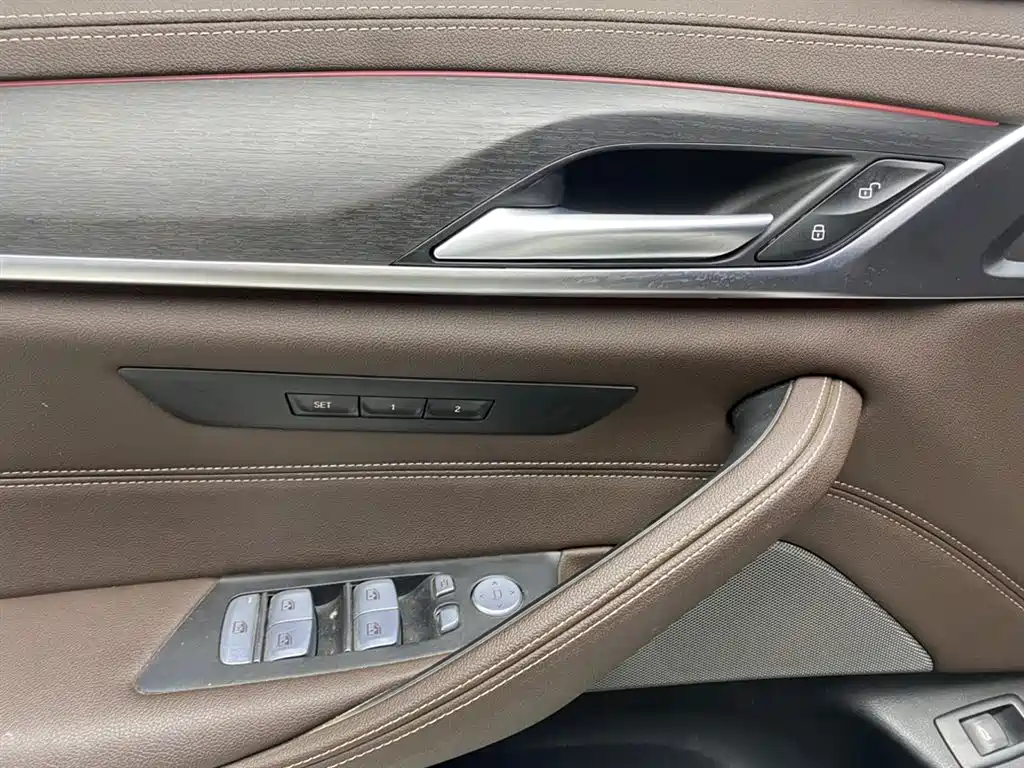 BMW 5 Series 2023 530Li Leading M Sport Package фото 26