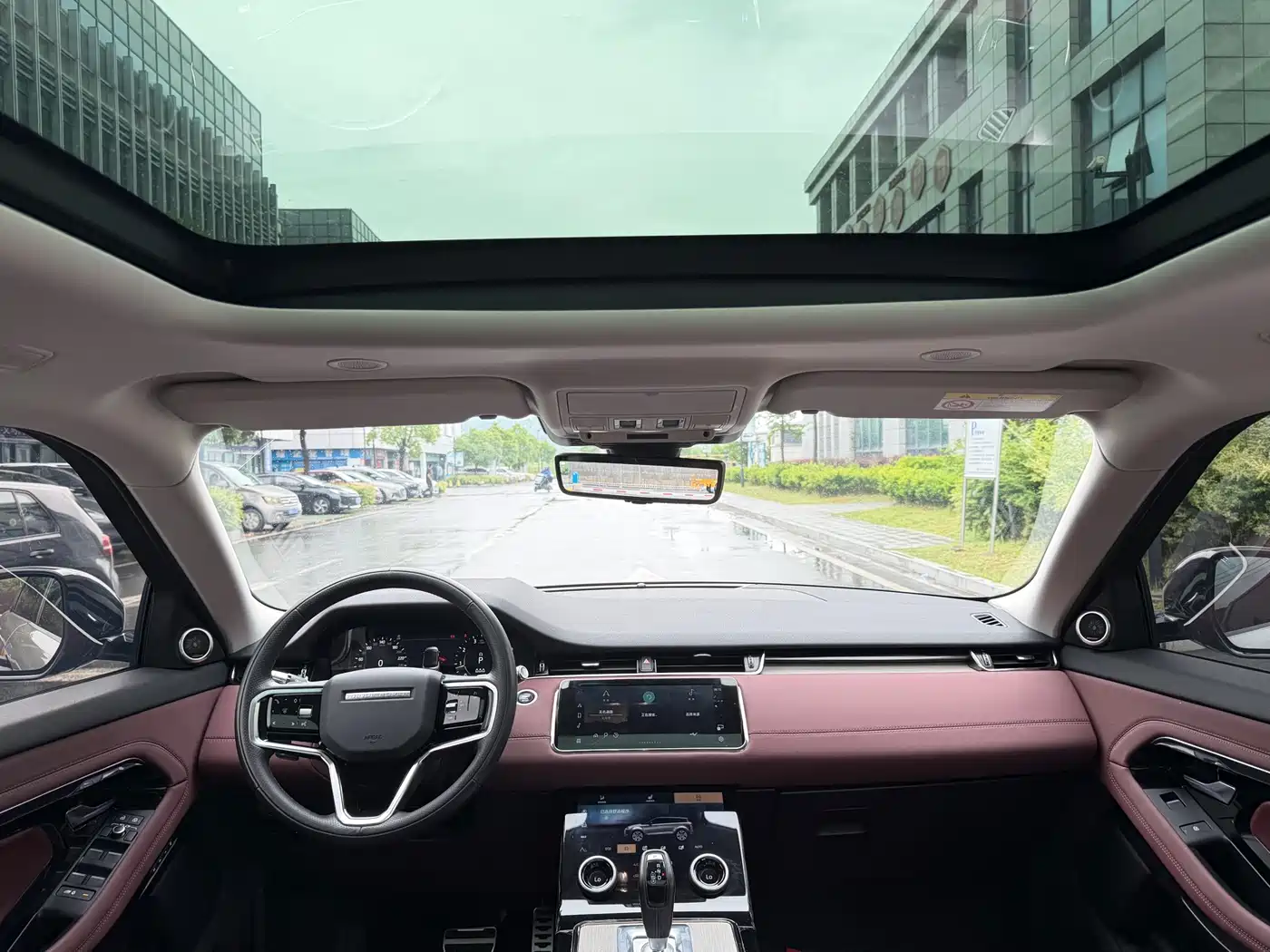 Land Rover Range Rover Evoque 2023 Range Rover Evoque L 249PS Luxury Edition фото 13