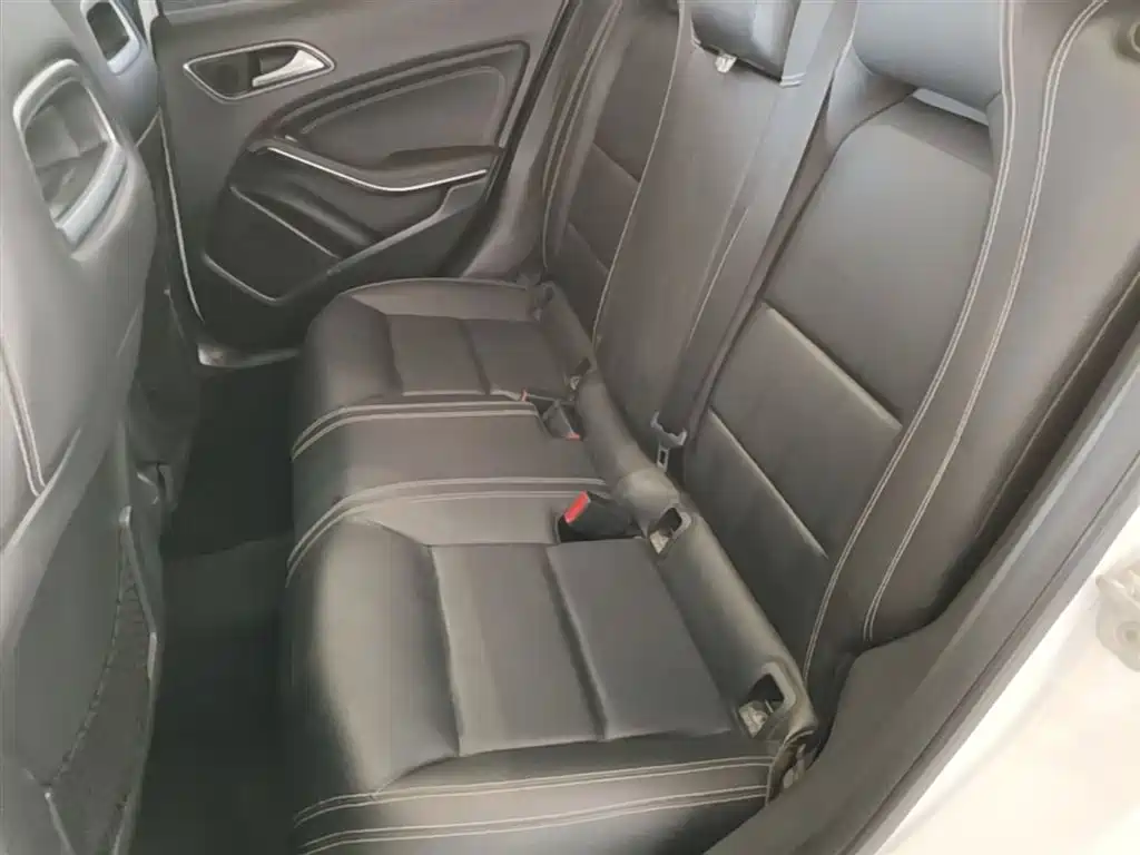 Mercedes-Benz GLA 2016 GLA 200 Dynamic фото 17