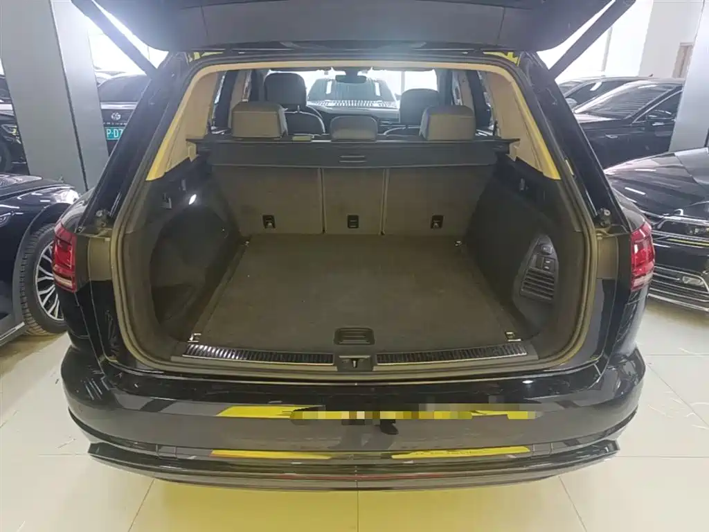 Volkswagen Touareg 2019 3.0TSI Sharp Edge Edition China VI фото 19