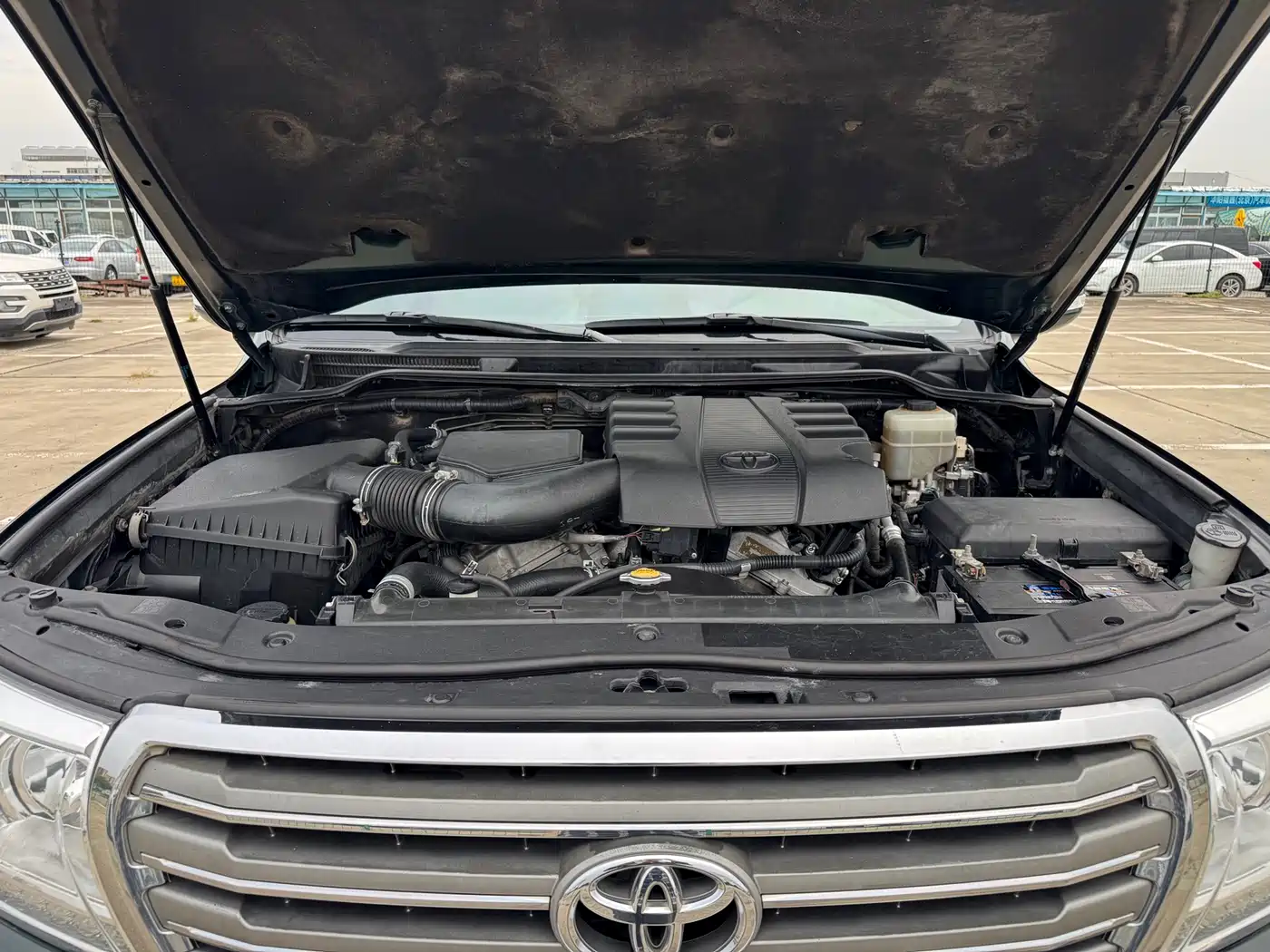 Toyota Land Cruiser 2012 4.0L Automatic VX фото 40