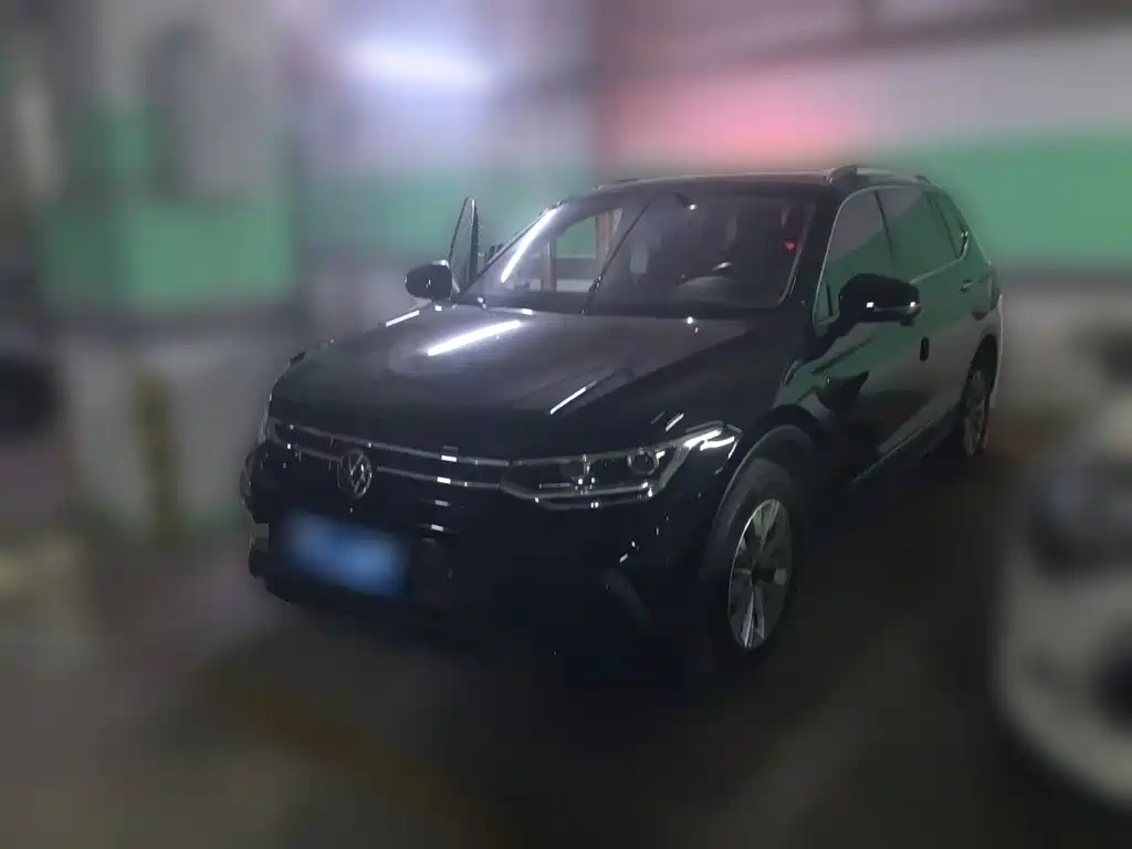 Фото 1 - Volkswagen Tiguan L