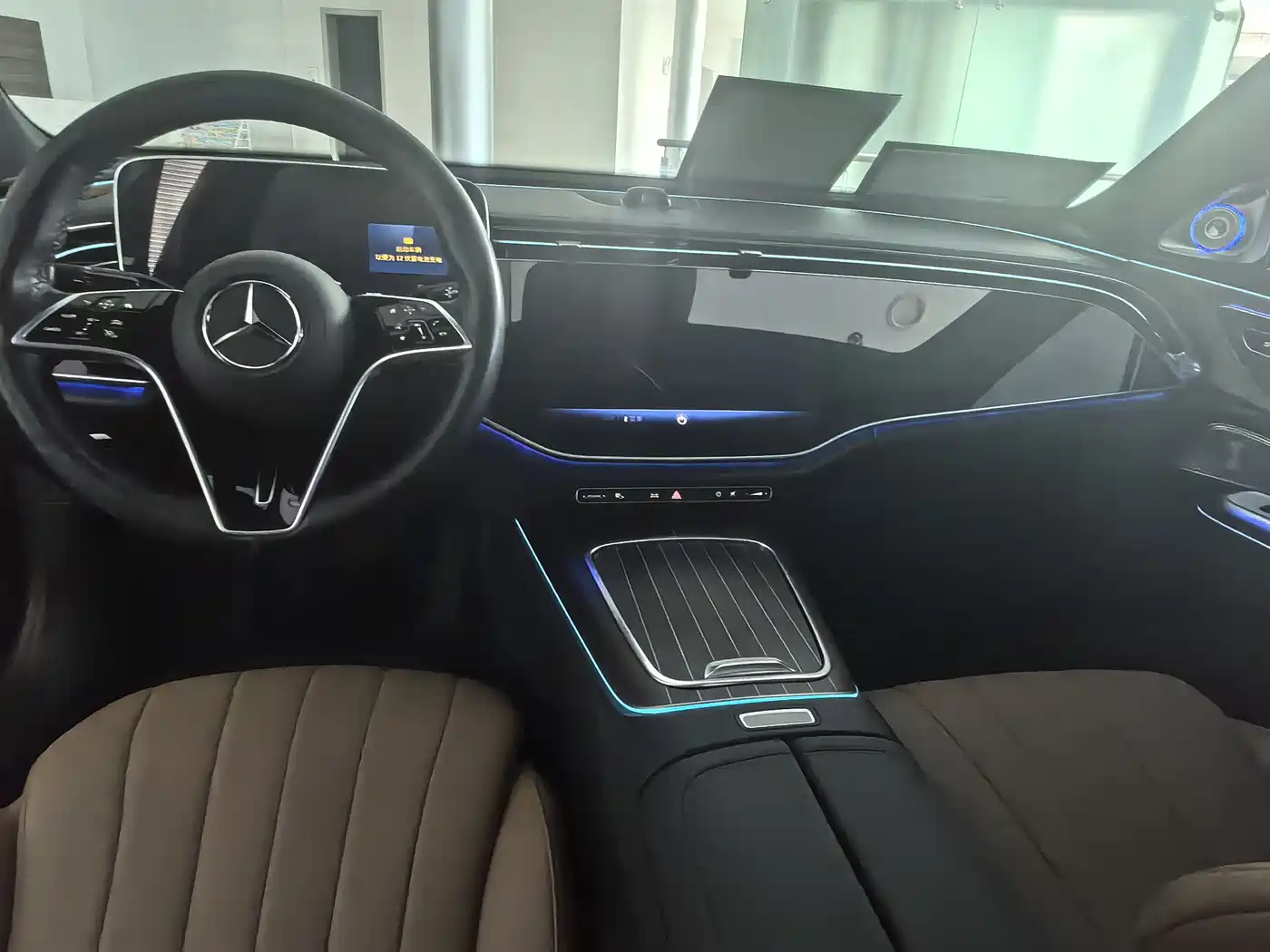 Mercedes-Benz E-Class 2024 Model E 300 L Luxury фото 9