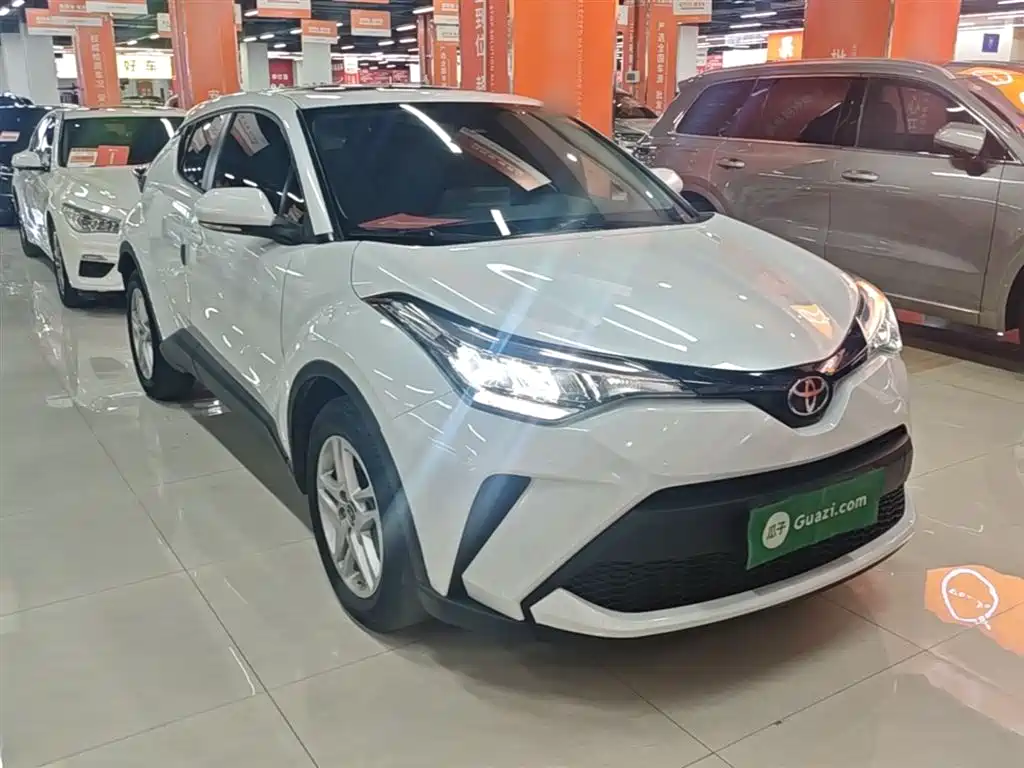 Toyota C-HR 2021 2.0L Comfort Edition фото 4