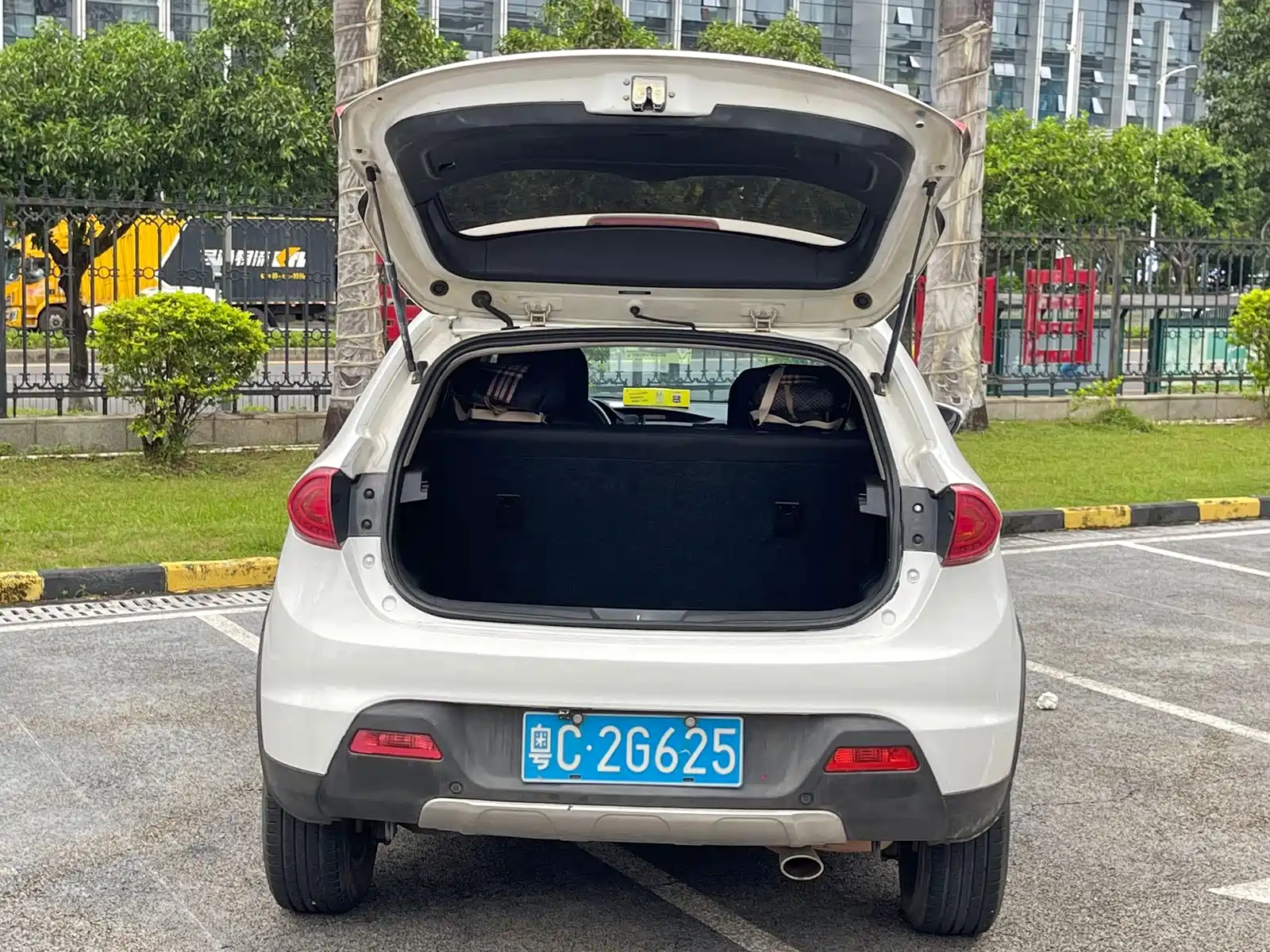 صورة 14 - Lifan X50