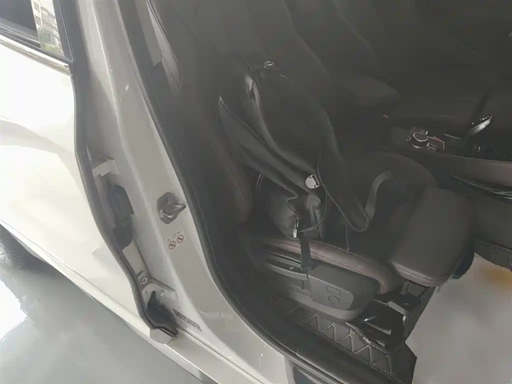 BMW X2 2021 Facelift sDrive25i M Sport Package фото 25