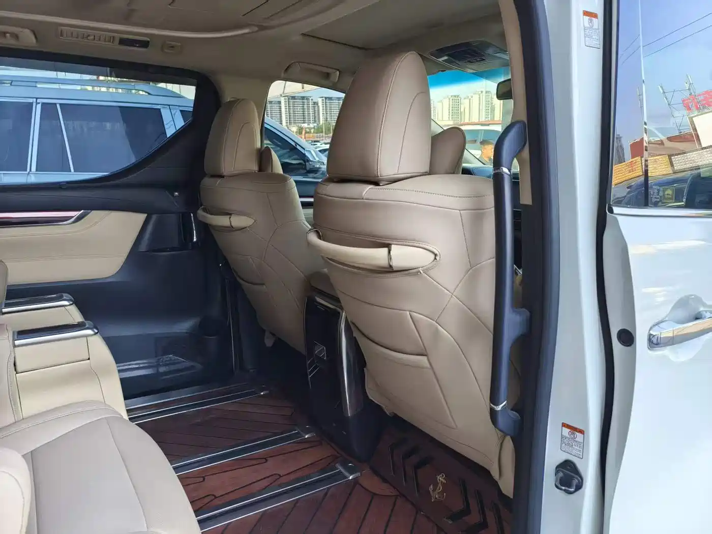 Toyota Alphard 2015 3.5L Luxury Edition фото 4