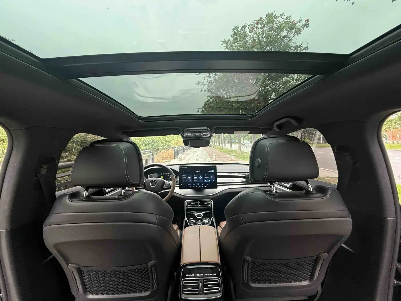 BYD Tang New Energy 2021 DM-i 112KM Honor фото 9