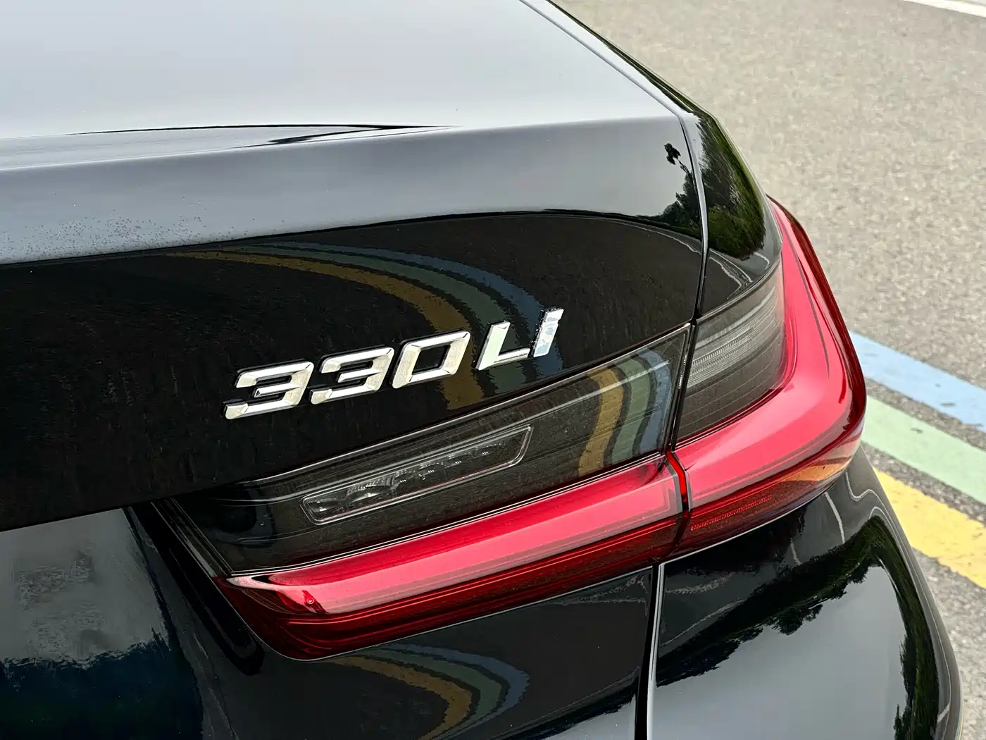 BMW 3 Series 2026 330Li M Sport Shadowline Package фото 10