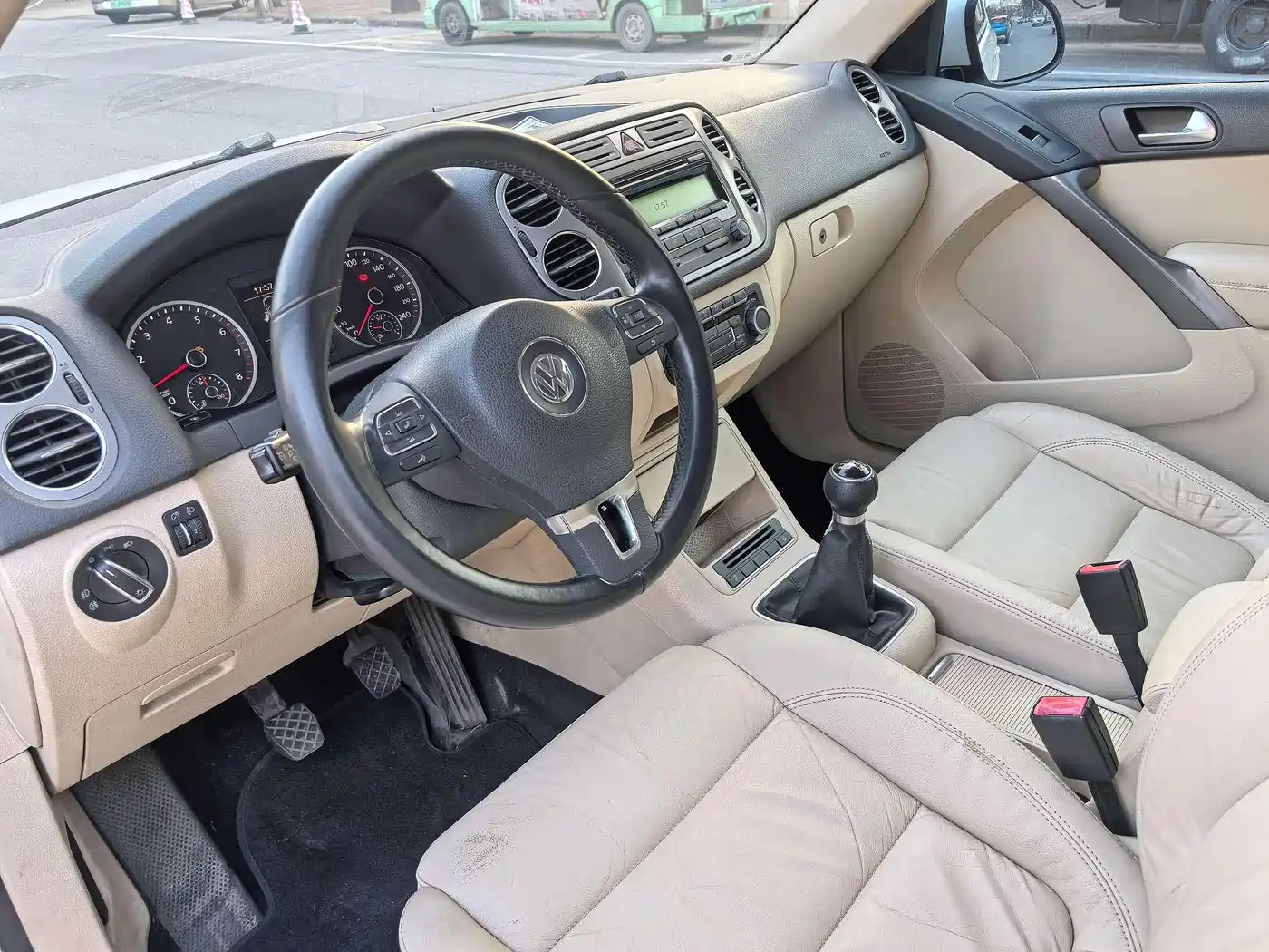 Volkswagen Tiguan 2012 1.8TSI Manual 2WD Metro Edition фото 12