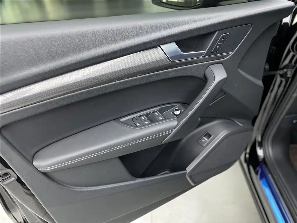 Audi Q5L 2022 40T Luxury Dynamic фото 20