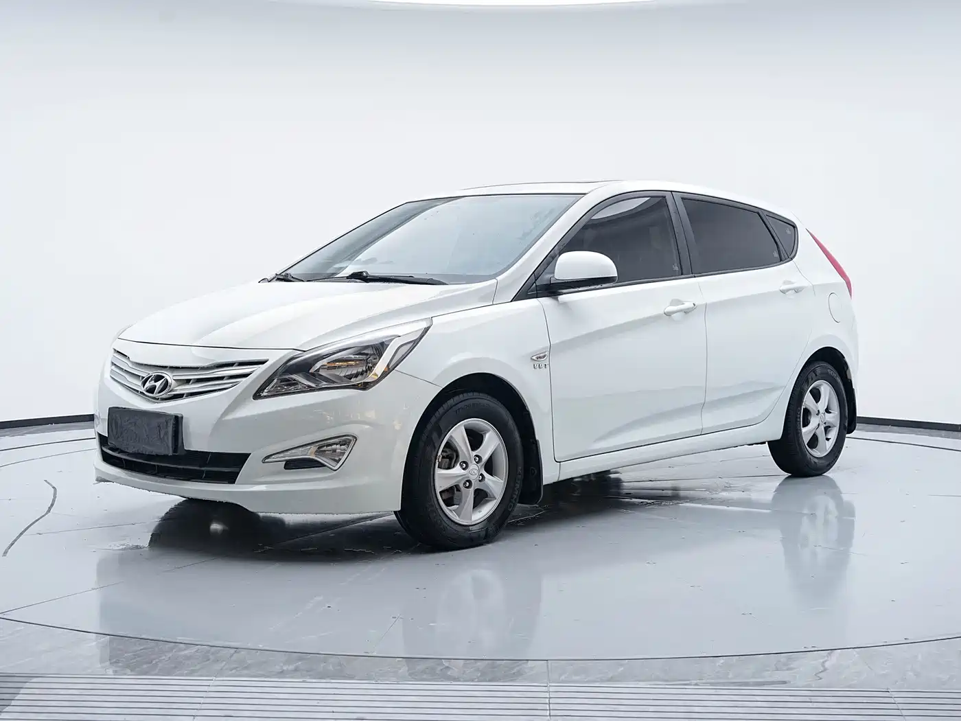 Hyundai Reina 2014 Model 1.4L Automatic GLX