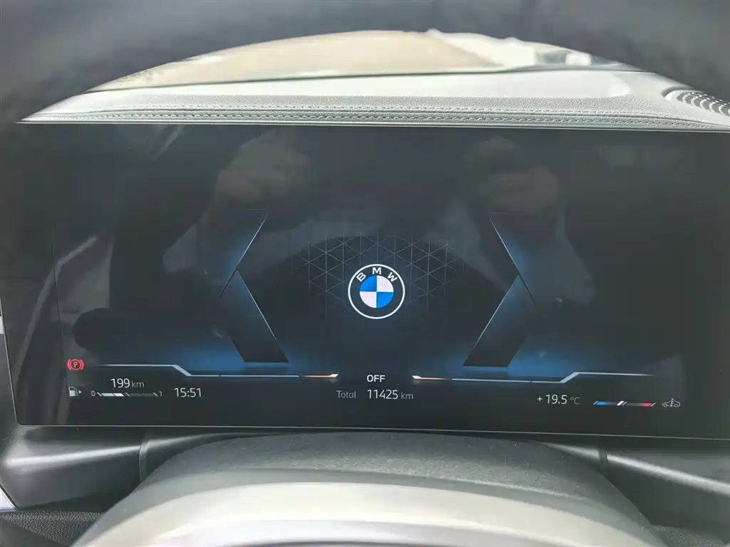 BMW 3 Series 2025 330Li M Sport Night Edition фото 22