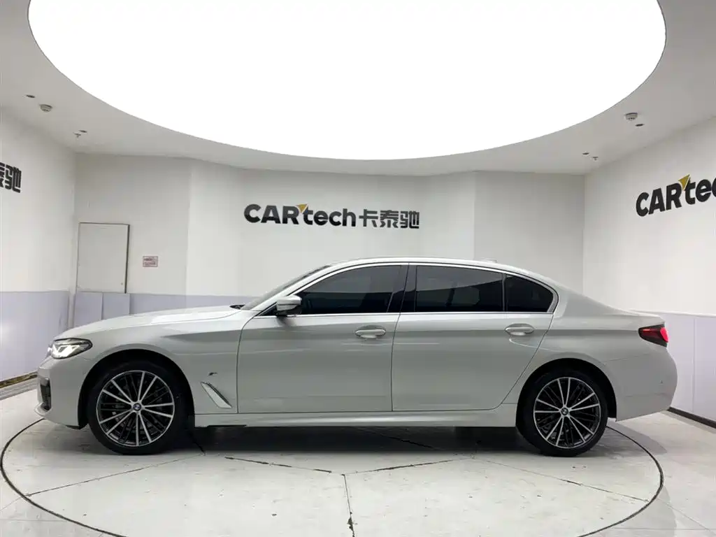 BMW 5 Series 2023 530Li Leading M Sport Package фото 8