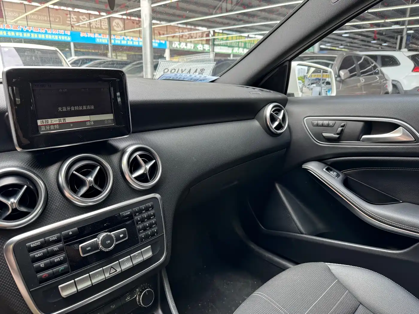 Mercedes-Benz A-Class (Import) 2015 A 200 Fashion фото 7