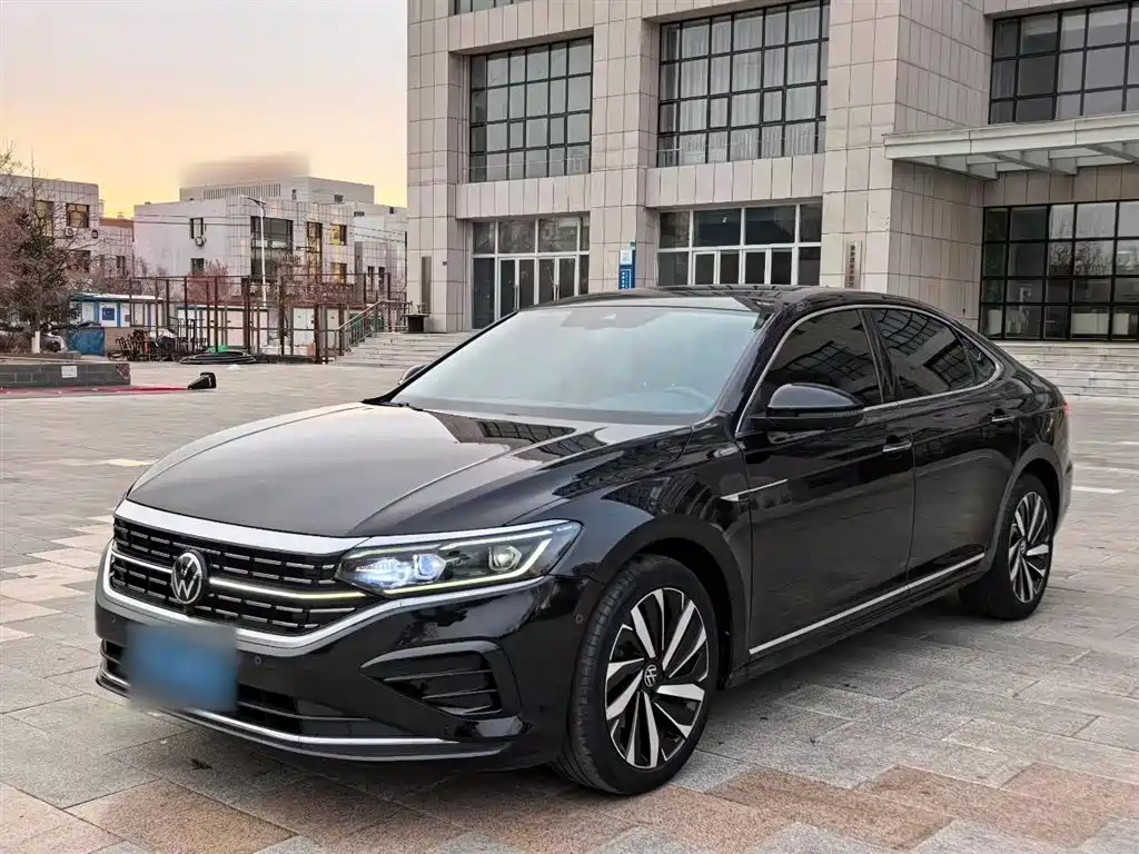 Volkswagen Passat 2023 Facelift 380TSI Luxury Edition