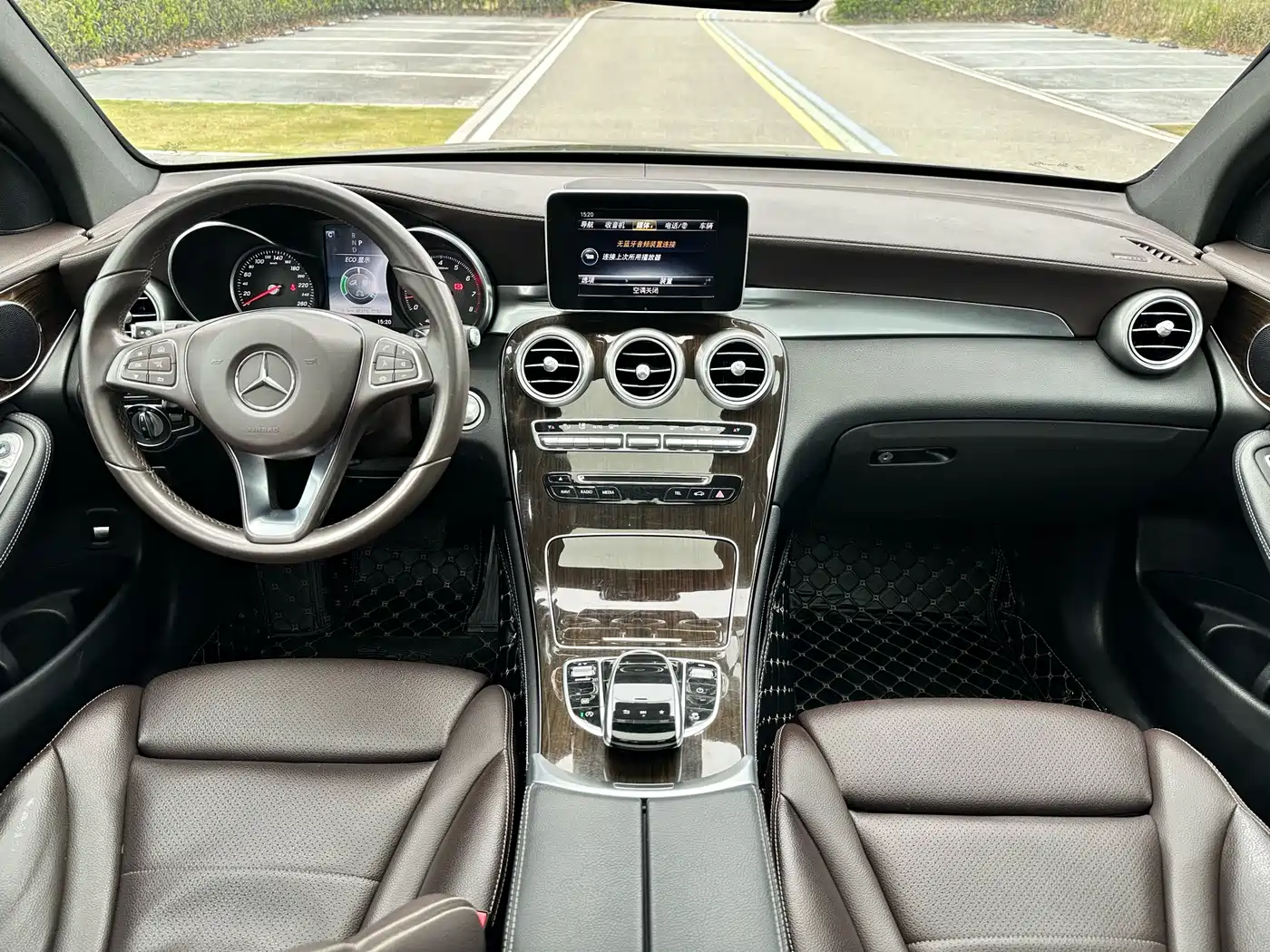 Mercedes-Benz GLC 2017 GLC 260 4MATIC Luxury фото 10