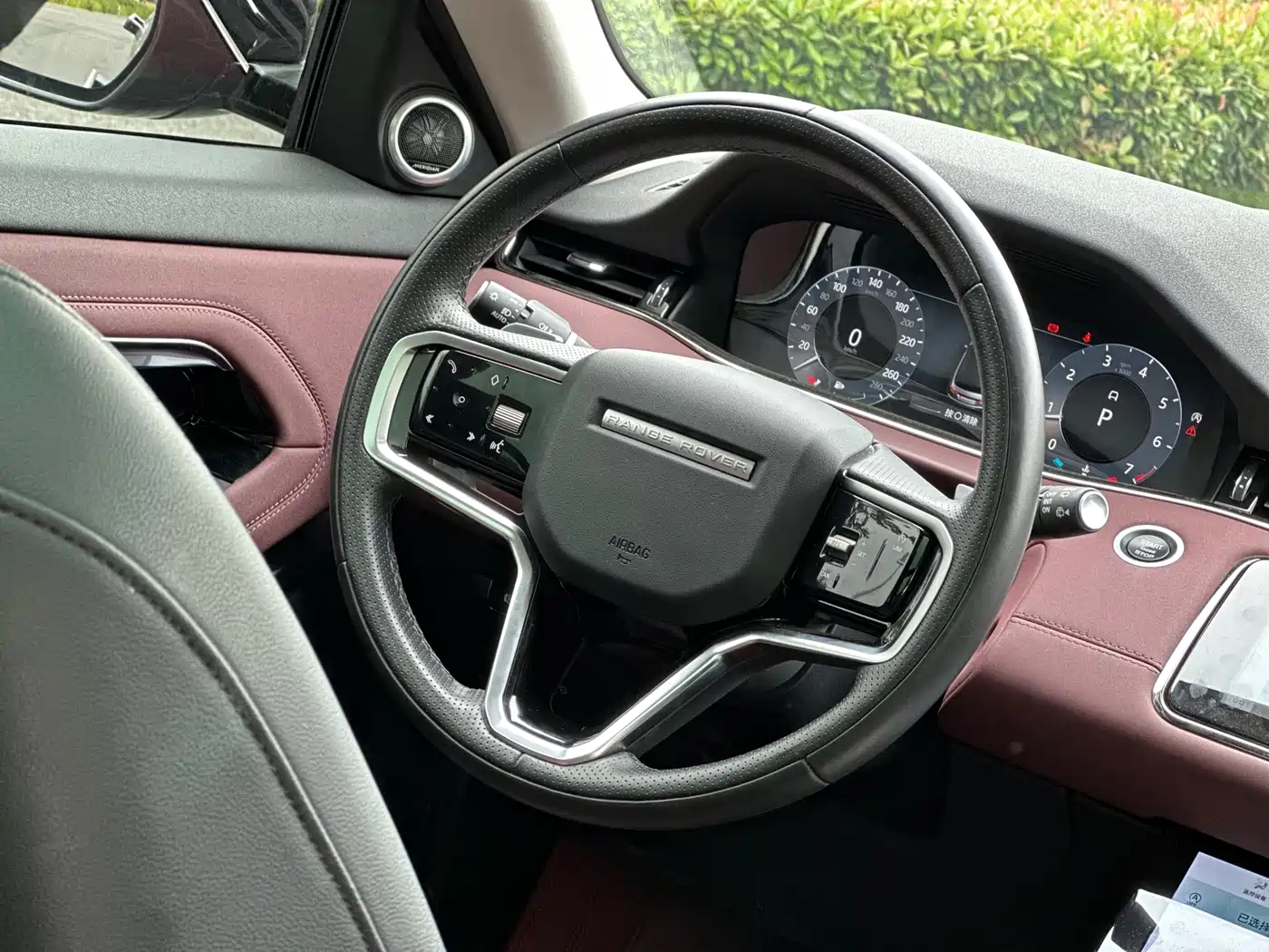 Land Rover Range Rover Evoque 2023 Range Rover Evoque L 249PS Luxury Edition фото 14