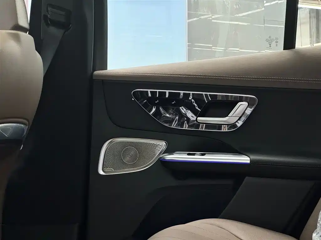 MERCEDES-BENZ EQE SUV