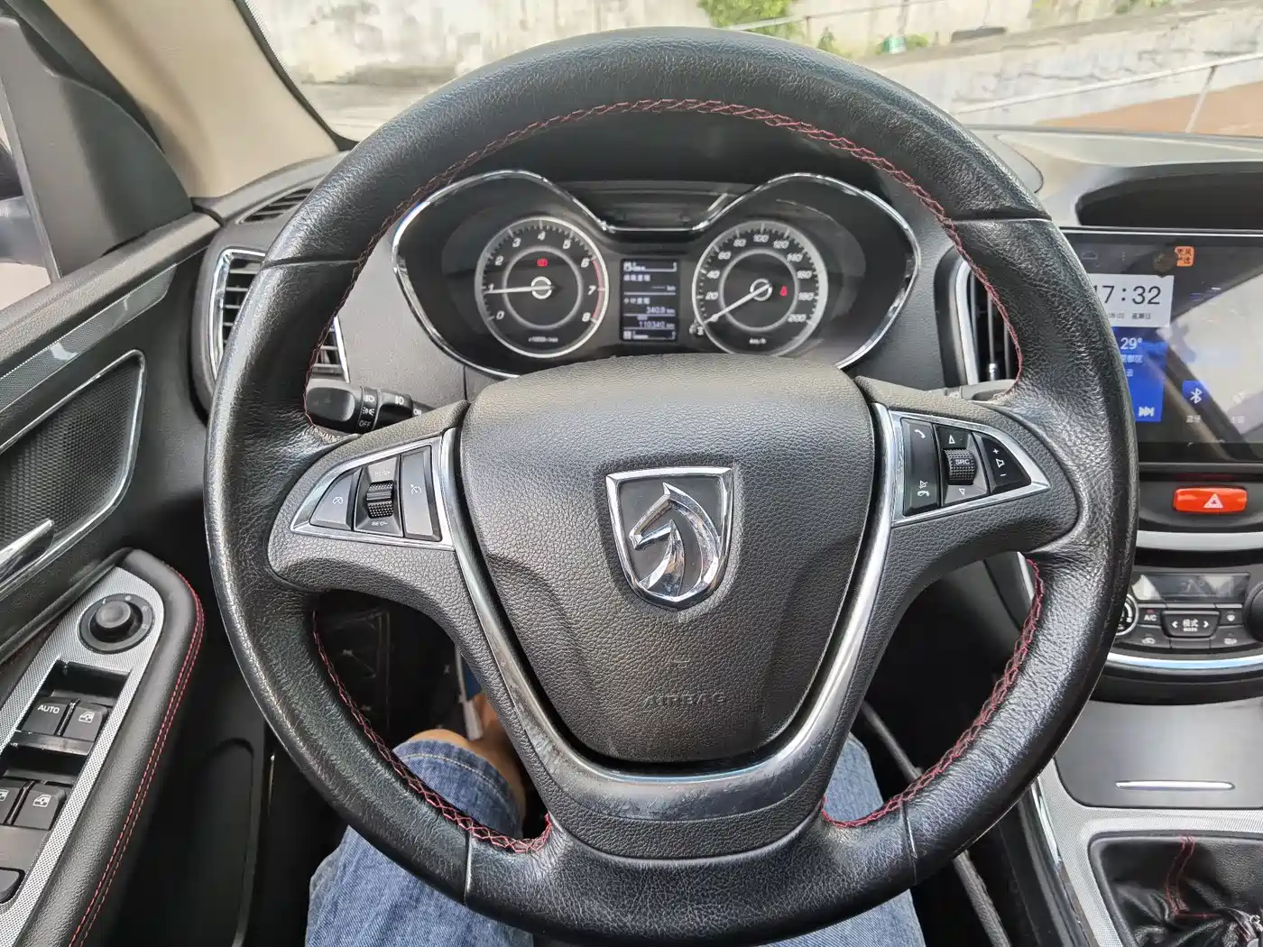 Baojun 560 2017 2016 1.5T Manual Luxury