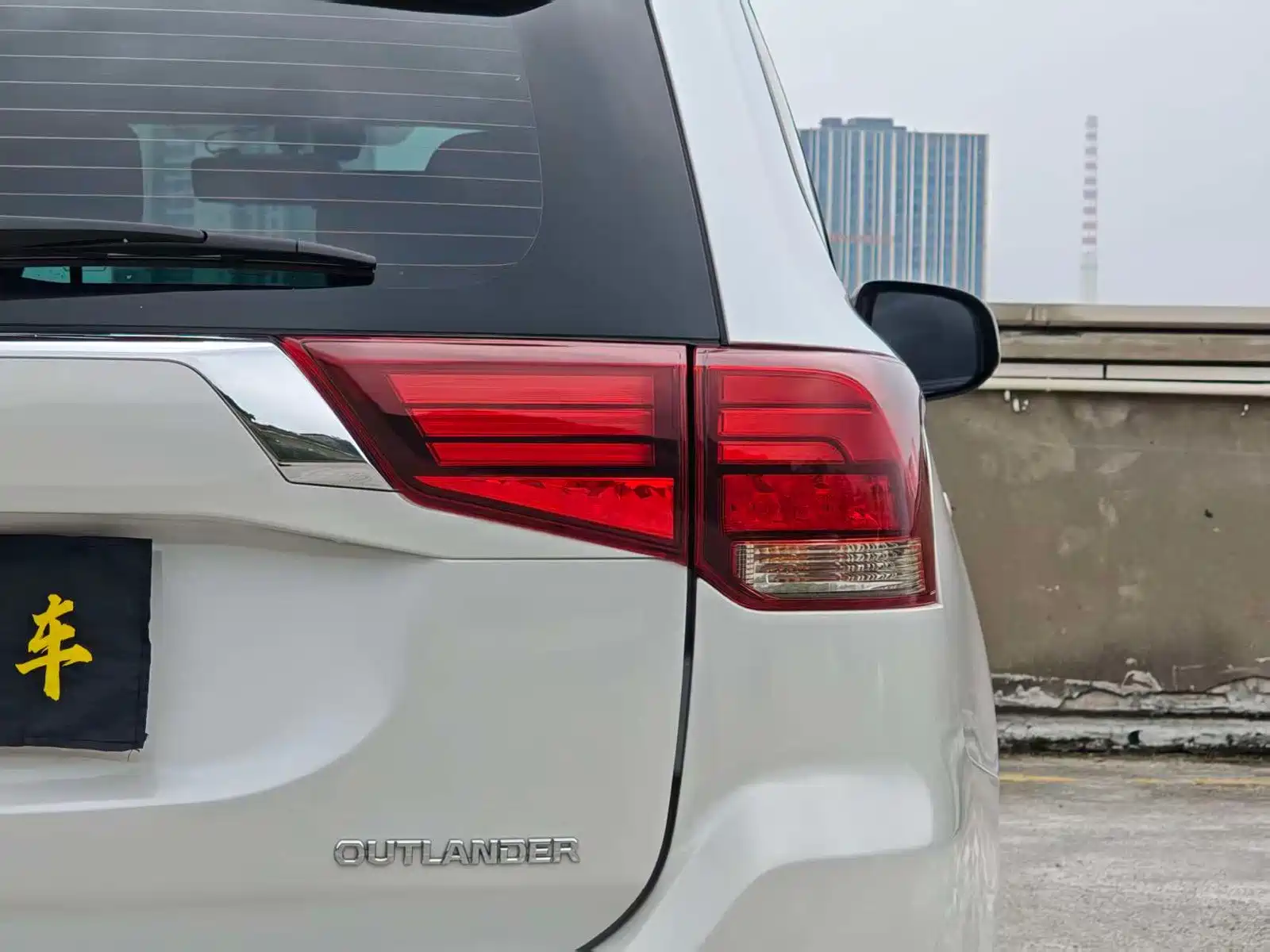 Фото 14 - Mitsubishi Outlander