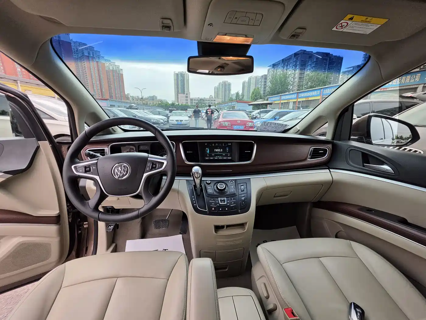 Buick GL8 2018 28T Premium Model China VI фото 9