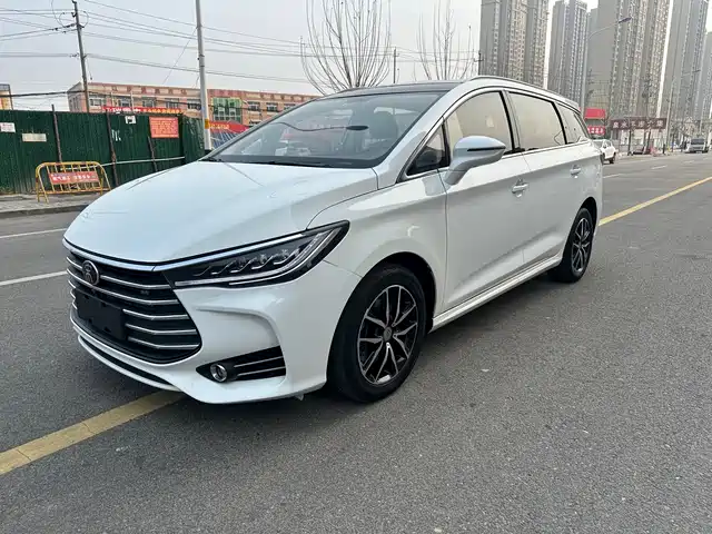 BYD SONG MAX