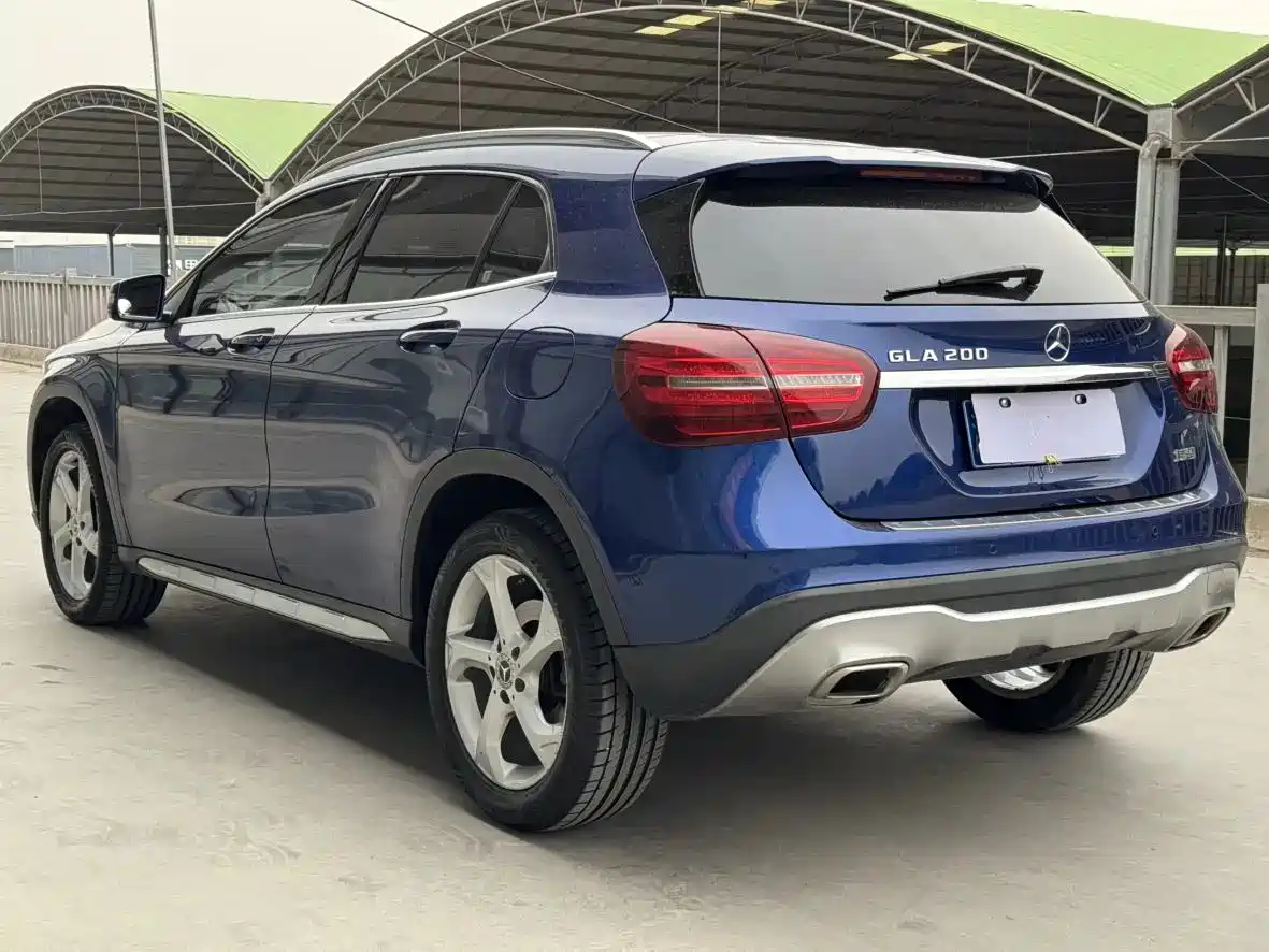 Mercedes-Benz GLA 2018 GLA 200 Dynamic фото 4