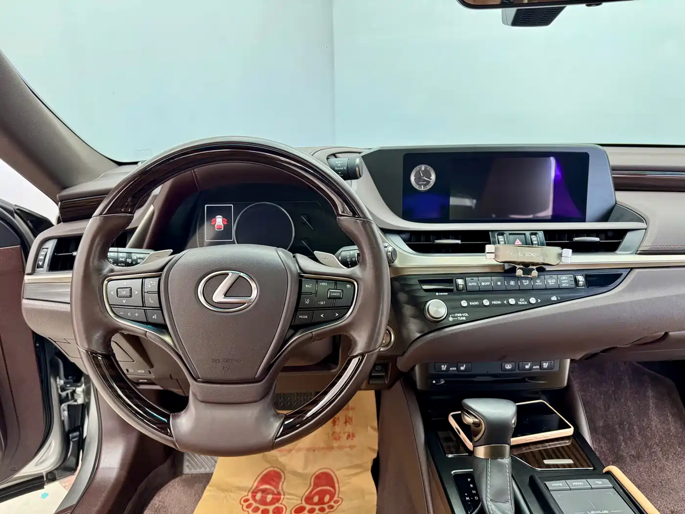Lexus ES 2021 200 Luxury Edition фото 18