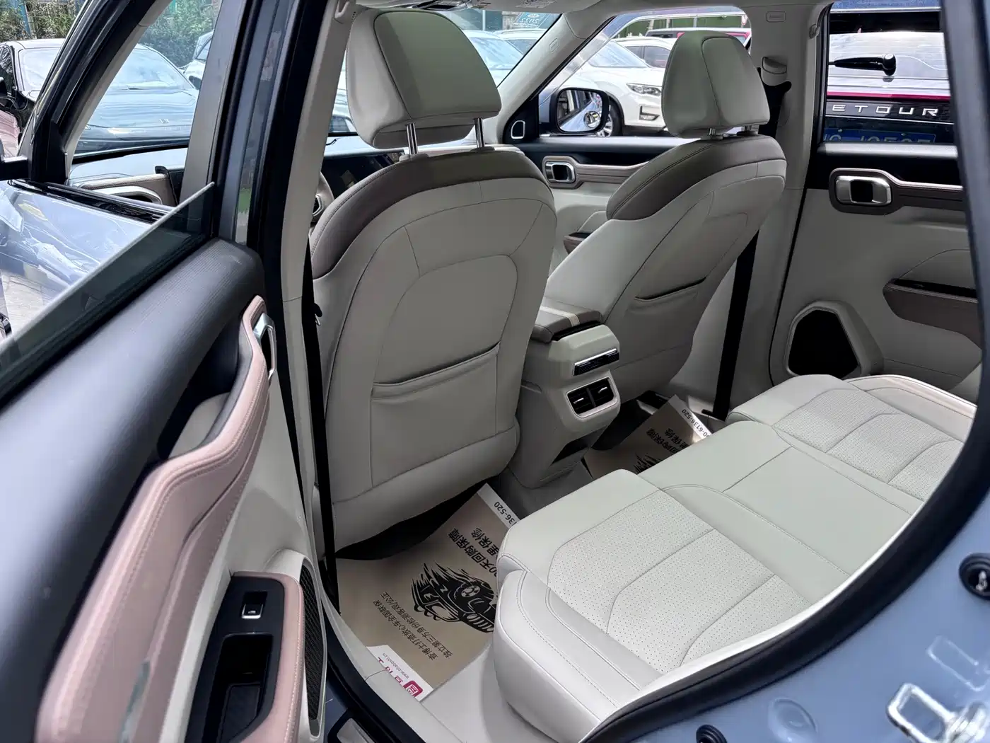 Фото 7 - Geely ICON