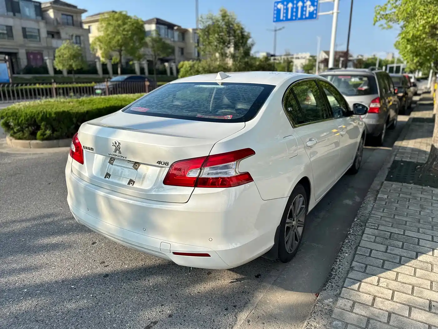 Фото 6 - Peugeot 408