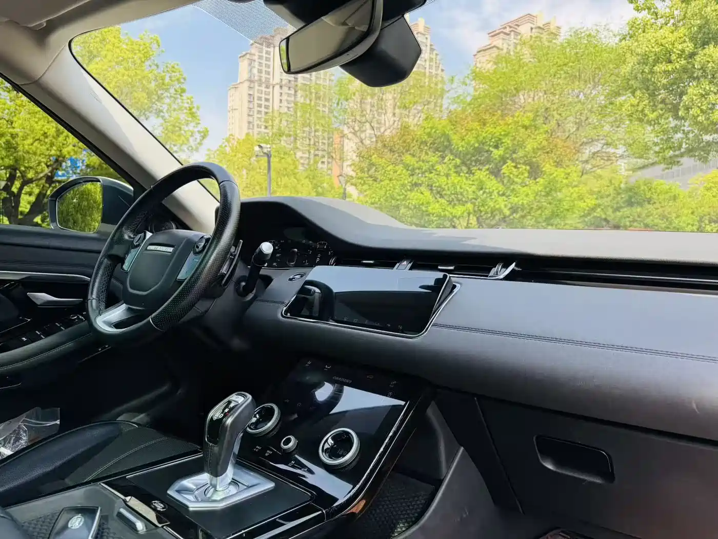 Land Rover Range Rover Evoque 2020 249PS R-DYNAMIC SE Sport Tech Edition фото 10