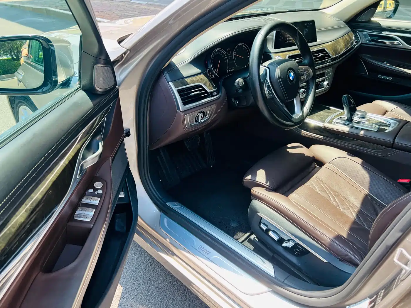 Фото 5 - BMW 7 Series