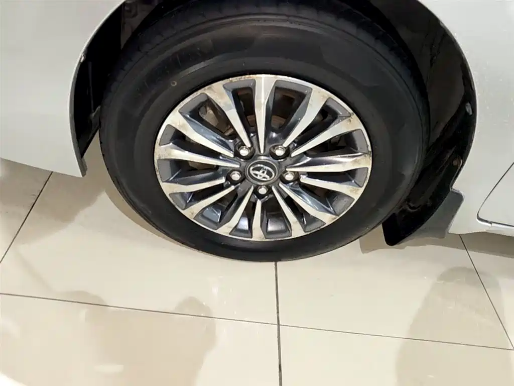 Toyota Corolla 2018 1.2T S-CVT GL-i Smart Shine Edition фото 23