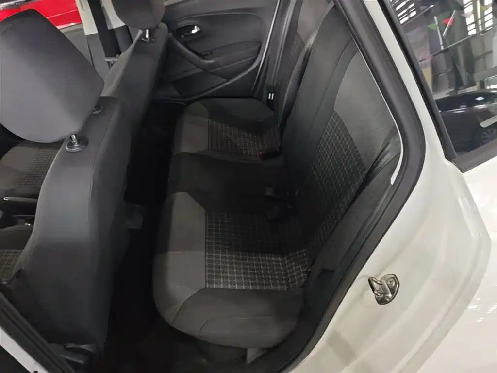 Volkswagen Polo 2018 1.5L Auto Comfort фото 17